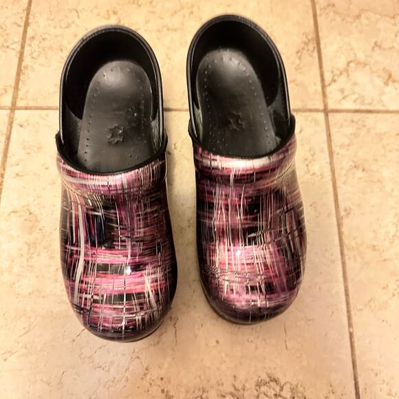 Dansko Womens US 4.5 - 5 Professional Crosshatch Patent Clogs Nurse Work Shoes - Picture 7 of 9